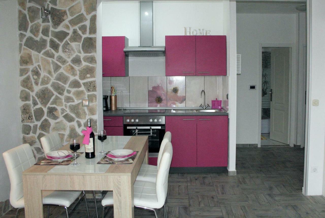 Apartman Pobuk Примоштен Екстер'єр фото